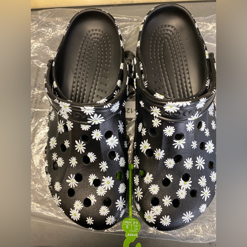 Womans 12.5 Black Daisy Clogs